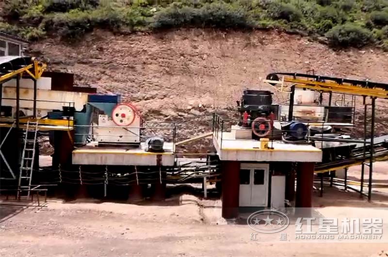 沖擊破搭配顎破、圓錐破現(xiàn)場