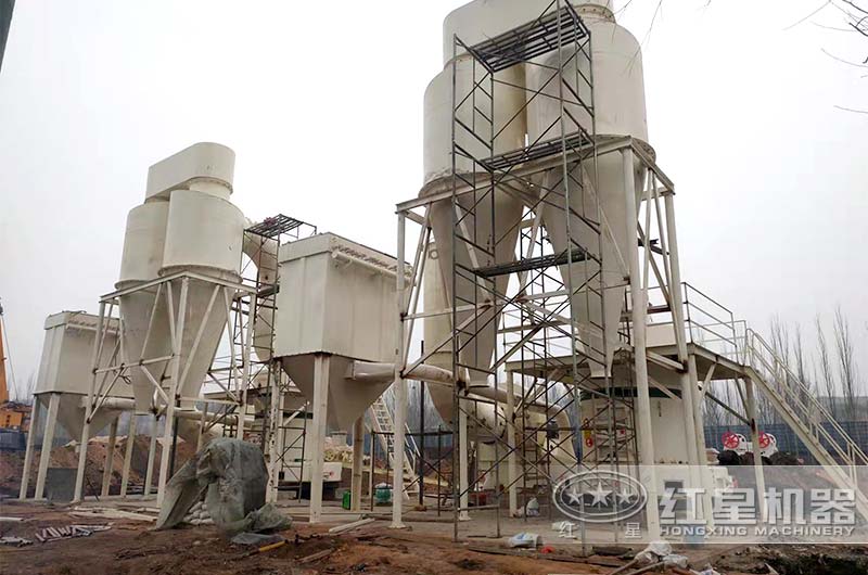 紅星雷蒙磨粉機(jī)現(xiàn)場 紅星雷蒙磨粉機(jī)現(xiàn)場