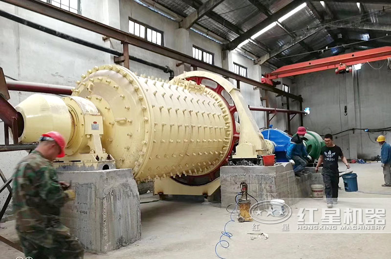 時(shí)產(chǎn)20噸球磨機(jī)現(xiàn)場(chǎng) 時(shí)產(chǎn)20噸球磨機(jī)現(xiàn)場(chǎng)