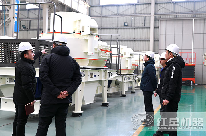 用戶(hù)來(lái)廠考察，有業(yè)務(wù)經(jīng)理現(xiàn)場(chǎng)報(bào)價(jià)