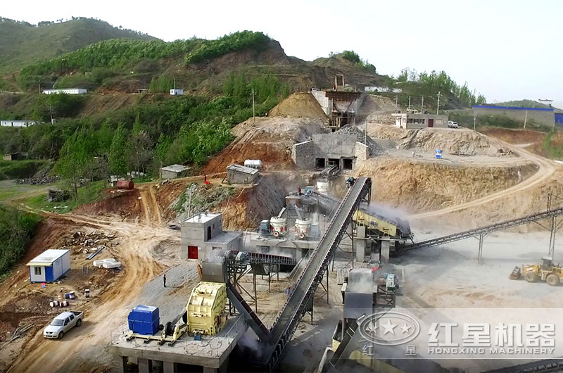 用戶石料生產(chǎn)現(xiàn)場，投資200萬輕松選擇多種型號設(shè)備