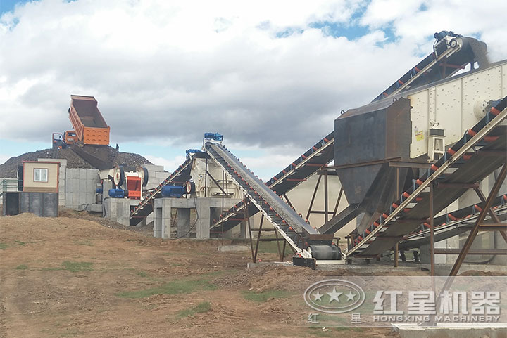 砂石料破碎生產機械現(xiàn)場